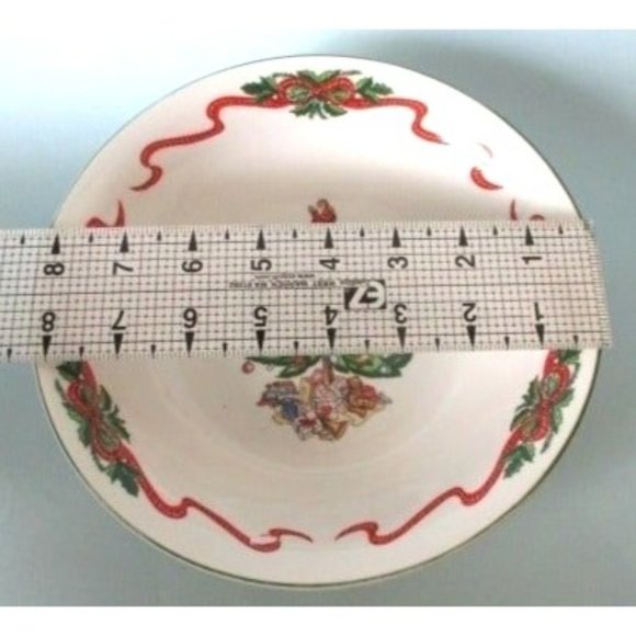 Tabletops Holly Ribbons Serving Bowl Christmas Holiday Dinnerware Serveware - Picture 4 of 5